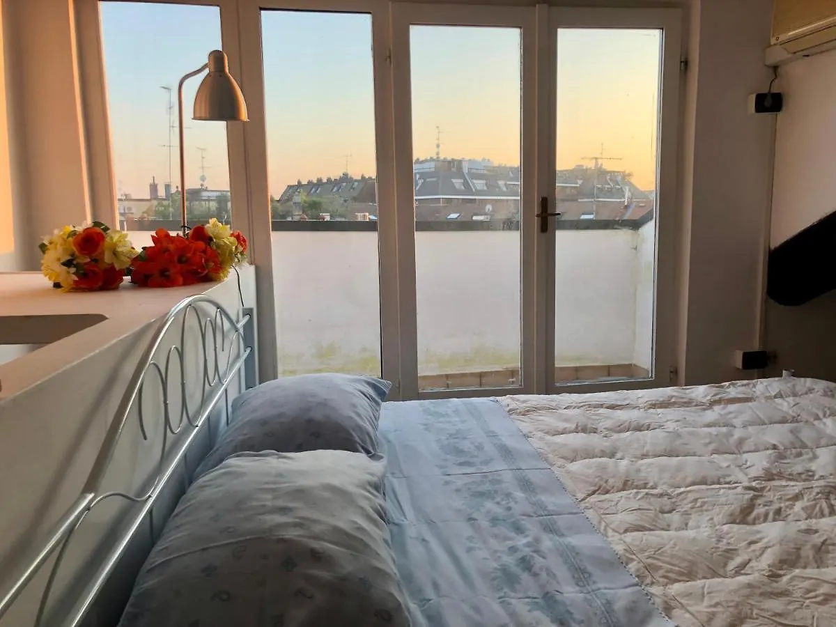 Charming 1-Bed Apartment In Milano Italy