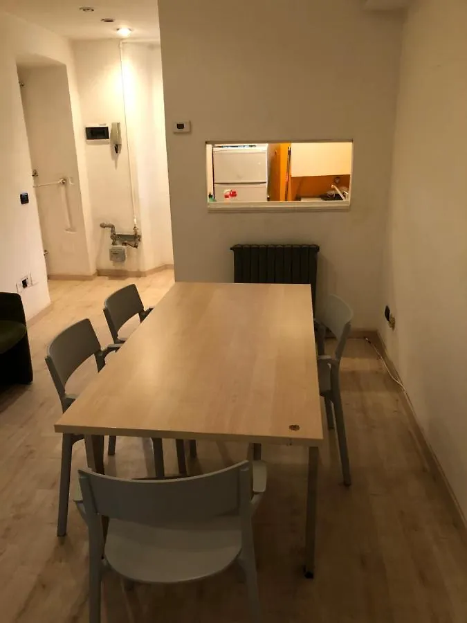 Charming 1-Bed Apartment In Milano