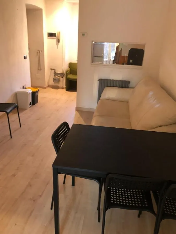 Charming 1-Bed Apartment In Milano Italy